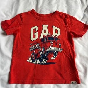 Boy’s Gap Firetruck T-shirt Size 4T